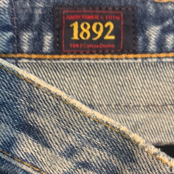 Abercrombie & Fitch Women’s 1892 High Rise Button Fly Distressed Jeans Size 8L - Picture 8 of 10